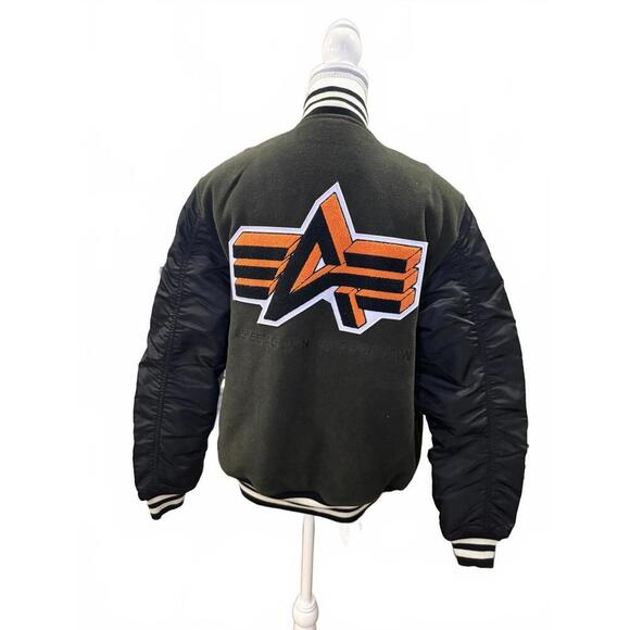 Alpha Industries Men's Bomber Jacket with Patch Details, Medium (NWT) - Picture 6 of 7
